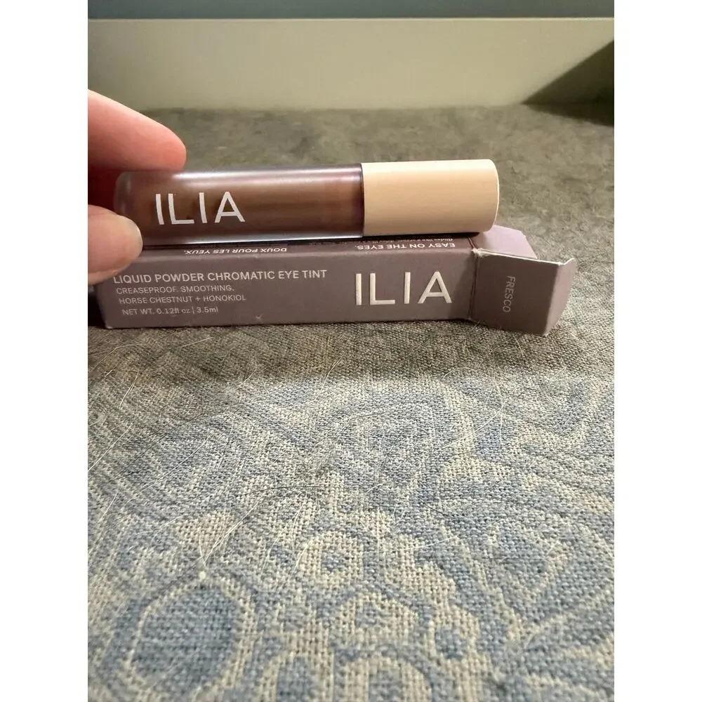 Ilia Liquid Powder Chromatic Eye Tint shade Fresco